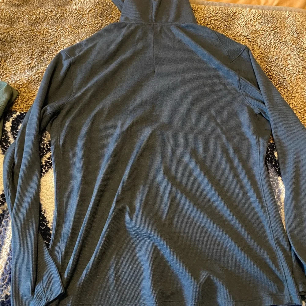 2 For 1 - LuLuLemon Men’s thin Waffle Hoodies - *Size Large (Blue & Green) - Picture 3 of 6